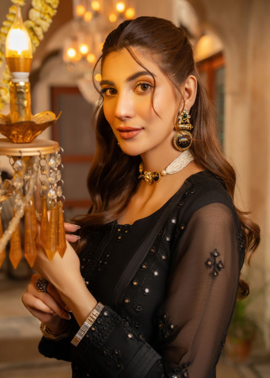 Elegance in Shireen Lakdawala Afsanay Pakistani Attire 3 7 76c69c61 dc32 4931 b3de 8a4c349fccc2