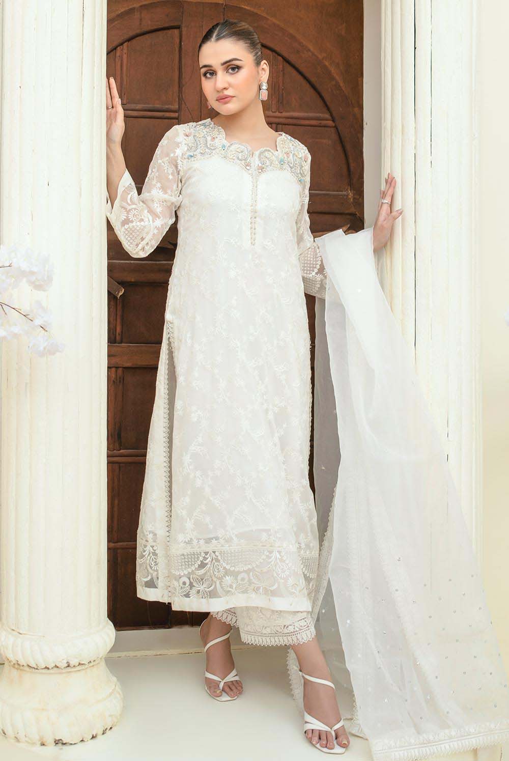 AZIRA White Chiffon Pakistani Dress with Crystal Embroidery Shirt & Pants / M / Plain Dupatta AZIRA White Chiffon Pakistani Dress with Crystal Embroidery Shirt & Pants / M / Plain Dupatta