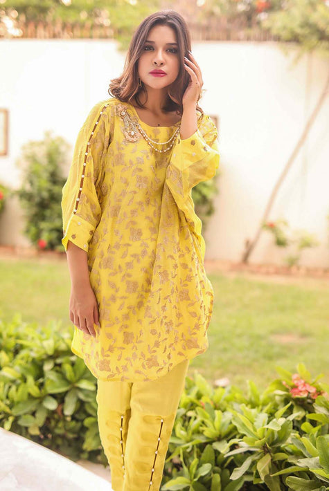 PRIMROSE YELLOW